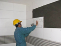 Nên hay không nên sử dụng gạch ốp tường chống thấm?